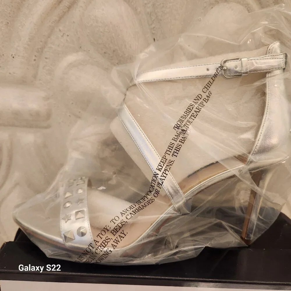 Nine West 